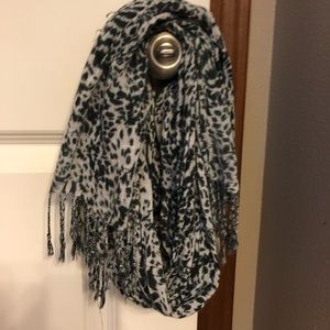 Women’s leopard scarf